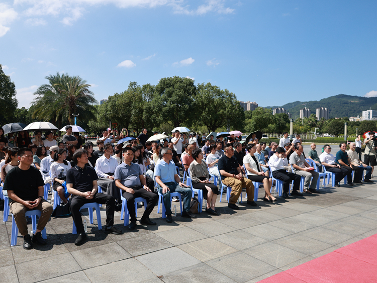 开幕式现场.jpg 开幕式现场.jpg